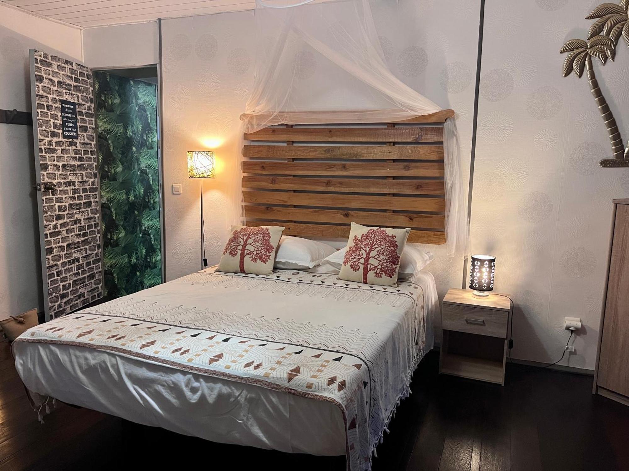 Faaora Lodge, Little Paradise Haapiti Bagian luar foto