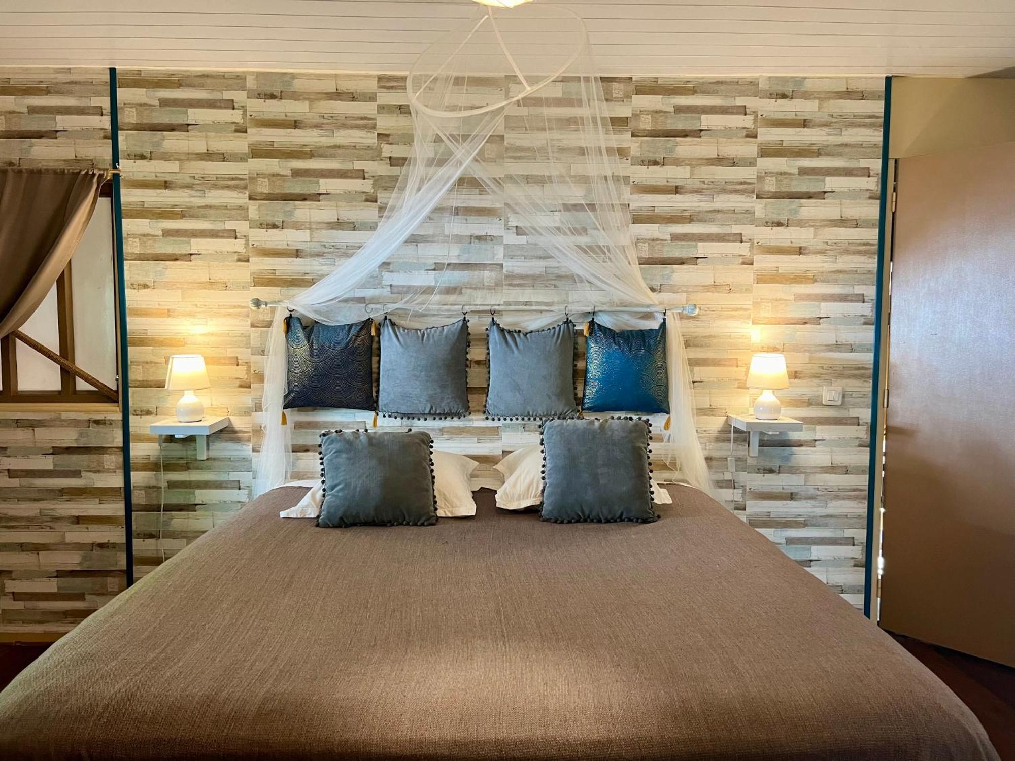 Faaora Lodge, Little Paradise Haapiti Bagian luar foto